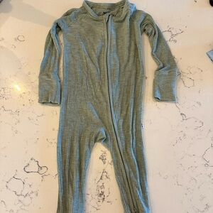 Gently used excellent condition! Only worn a few times.